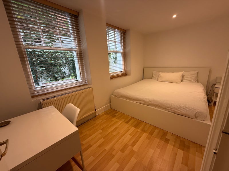 Room Clerkenwell Road in Greater London