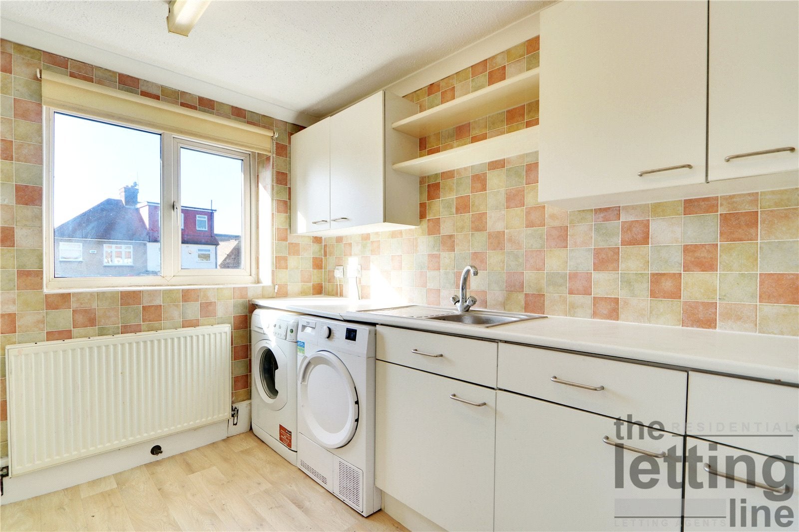 Flat Gordon Road in Greater London