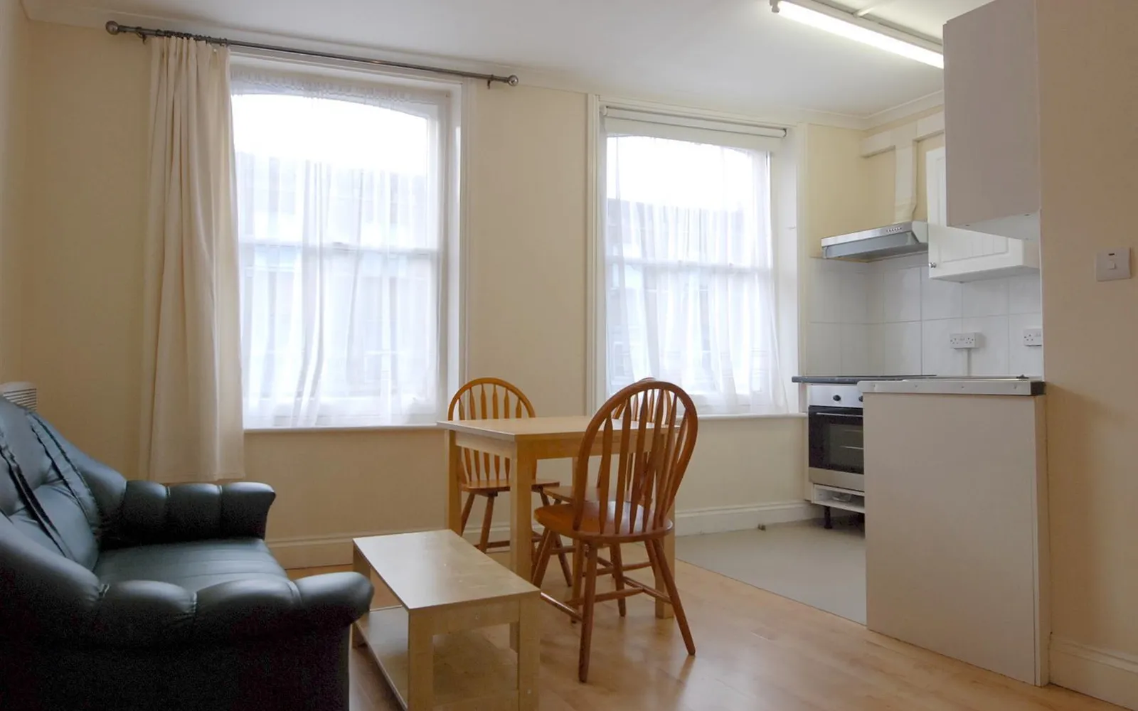 Flat Hornsey Road in Greater London