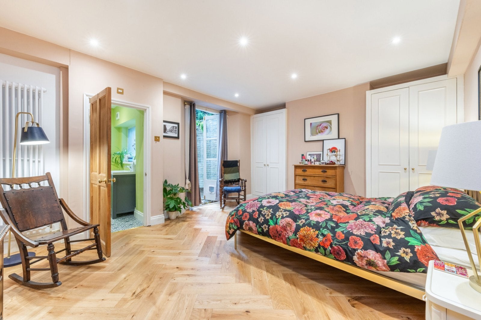 Flat Oakley Square in Greater London