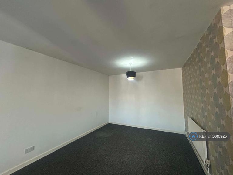 Flat Mona Street in Birkenhead