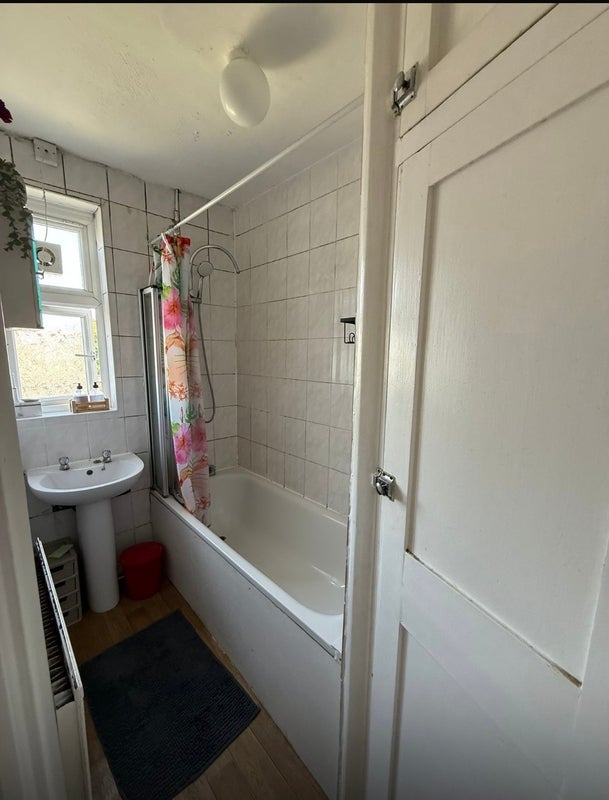 Room Tewkesbury Terrace in Greater London