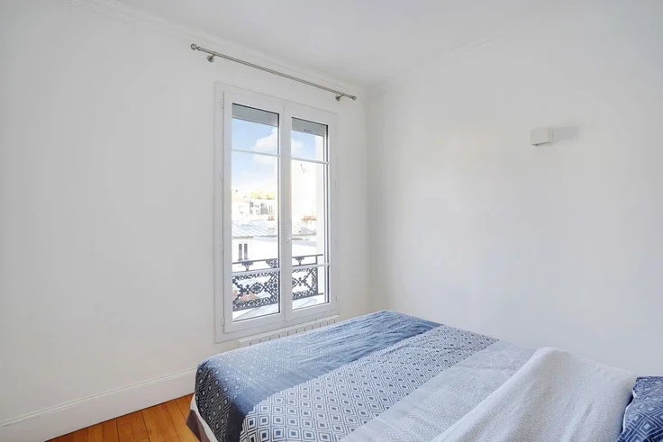 Flat Rue Descombes in Paris