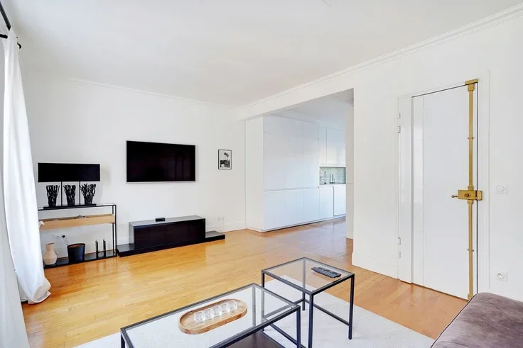 Flat Rue Descombes in Paris