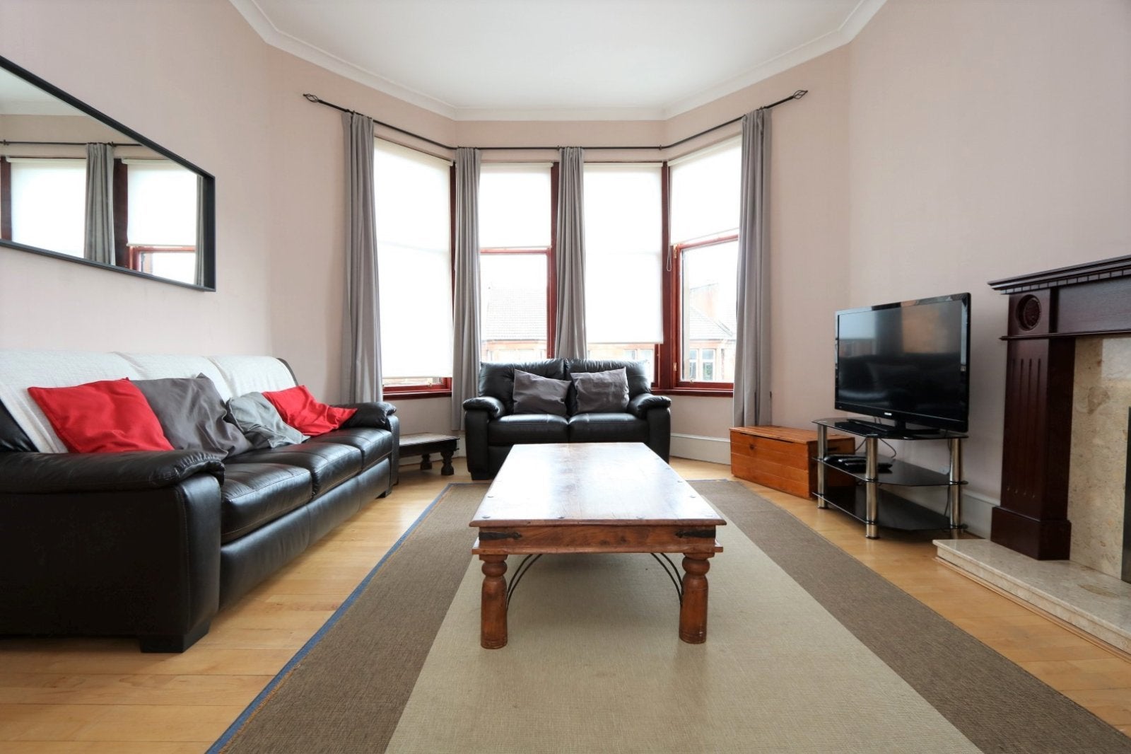 Flat Novar Drive in Glasgow