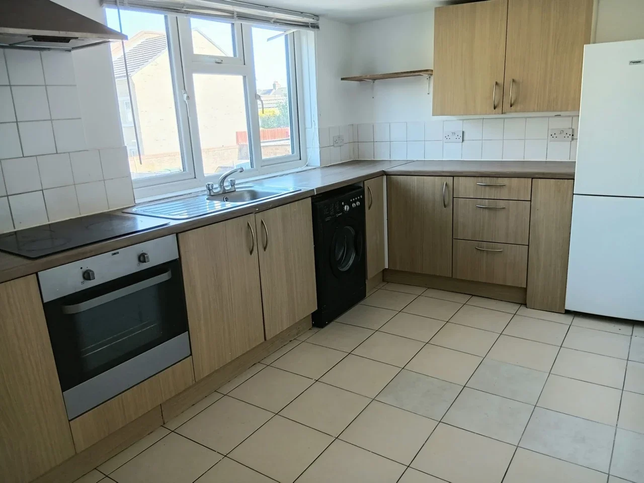 Flat Roslyn Road in Greater London