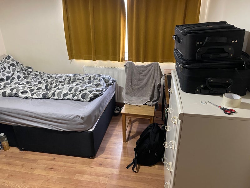 Room Cobham Close in Greater London