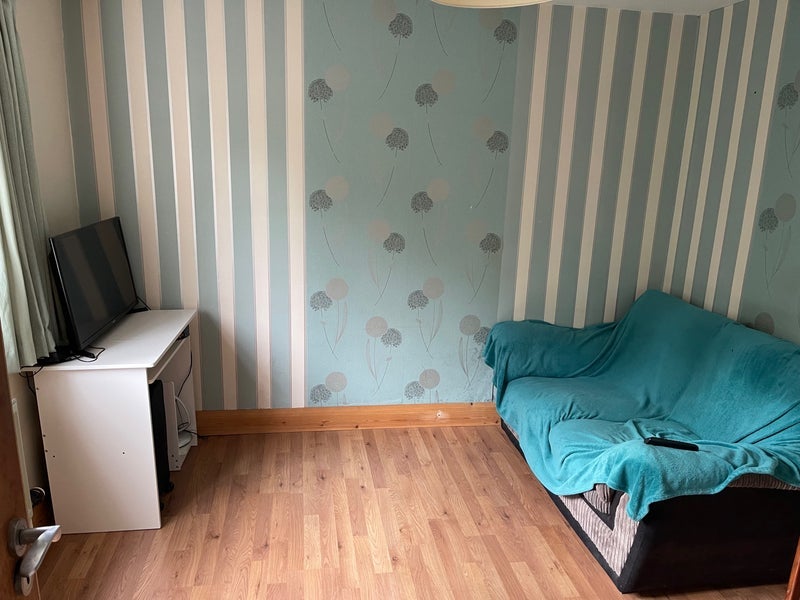 Room Cobham Close in Greater London