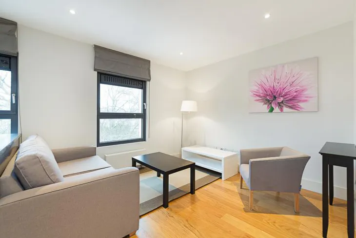 Flat Prince's Gardens in City of Westminster