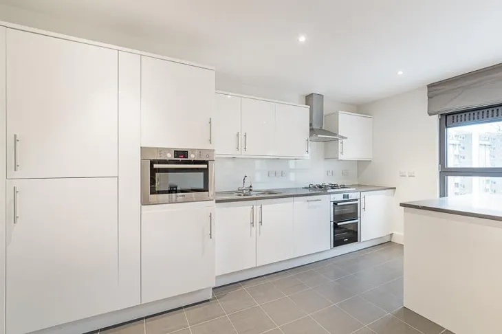 Flat Prince's Gardens in City of Westminster