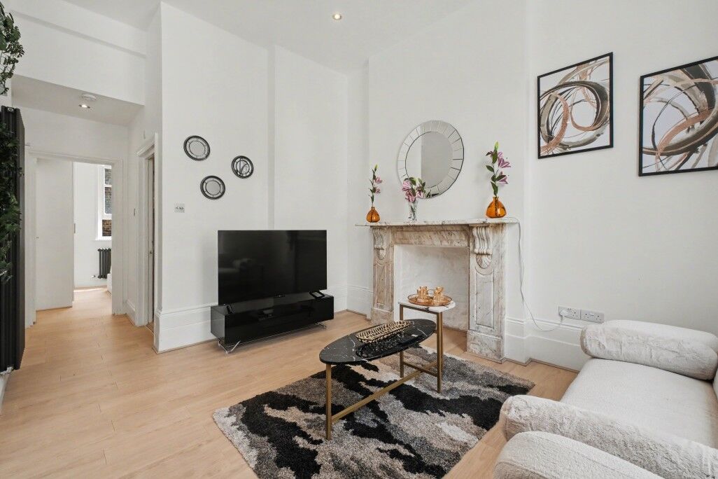 Flat Clifton Road in City of Westminster
