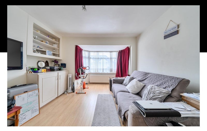 Flat Logan Road in Greater London