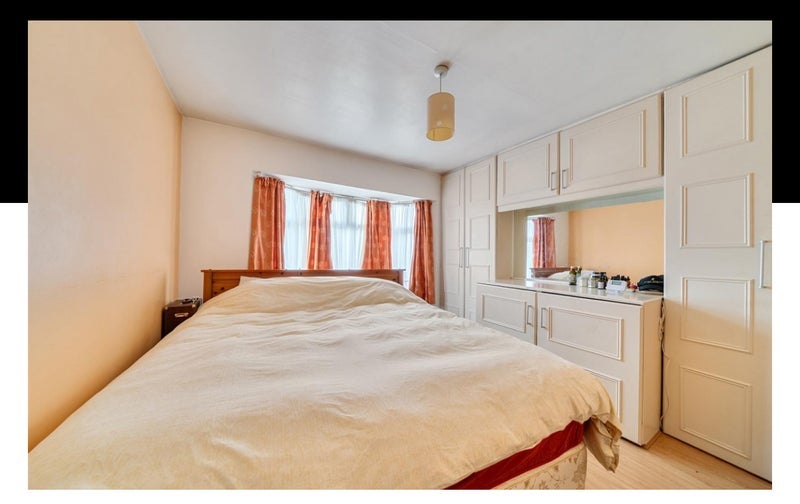 Flat Logan Road in Greater London