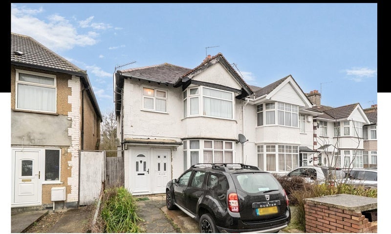 Flat Logan Road in Greater London