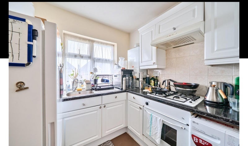 Flat Logan Road in Greater London