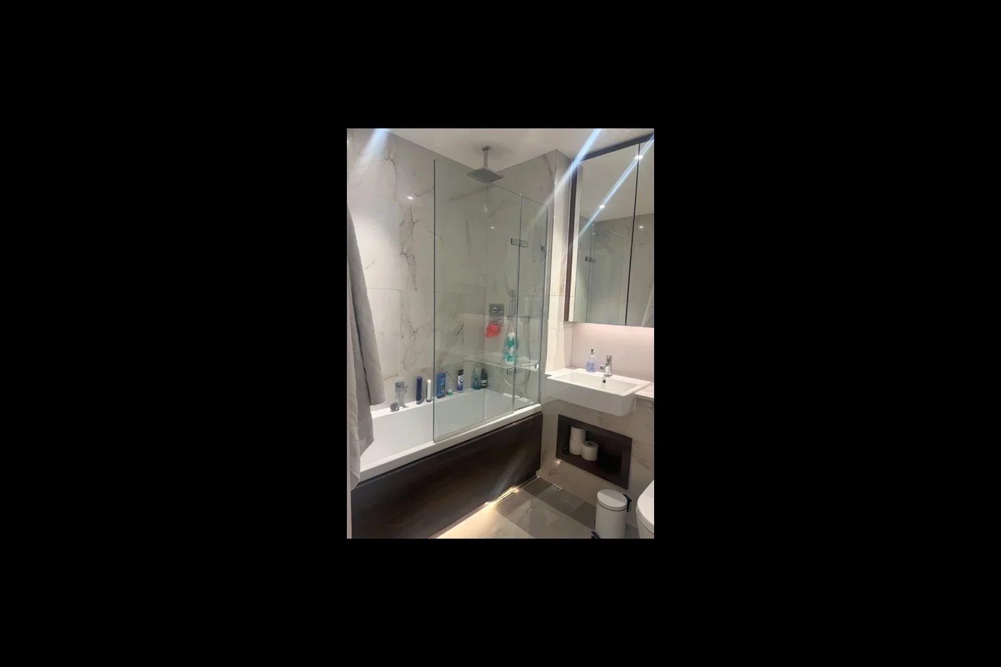 Room Central Avenue in Greater London