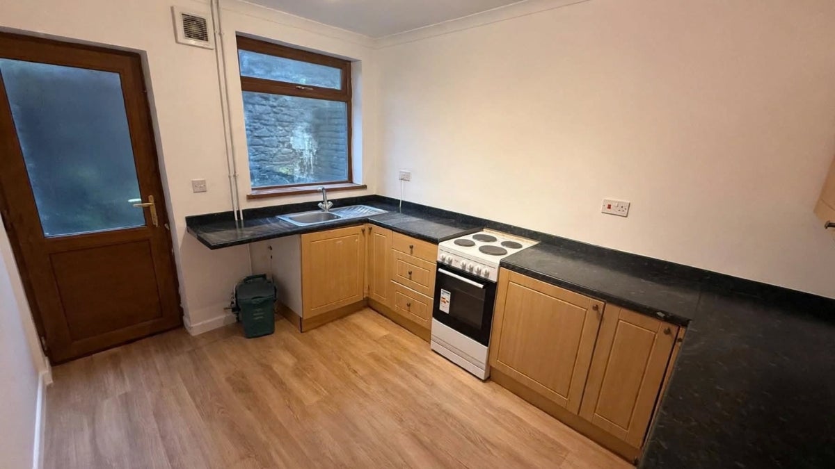 House Eirw Road in Cymmer