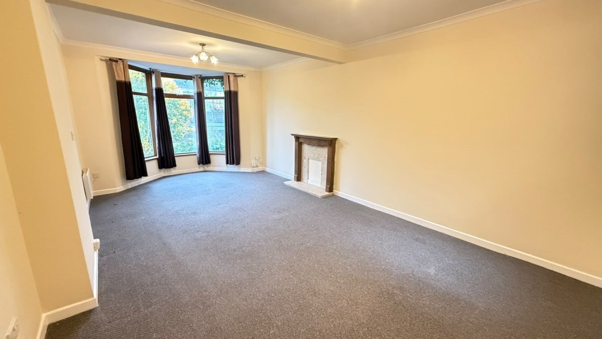 House Eirw Road in Cymmer