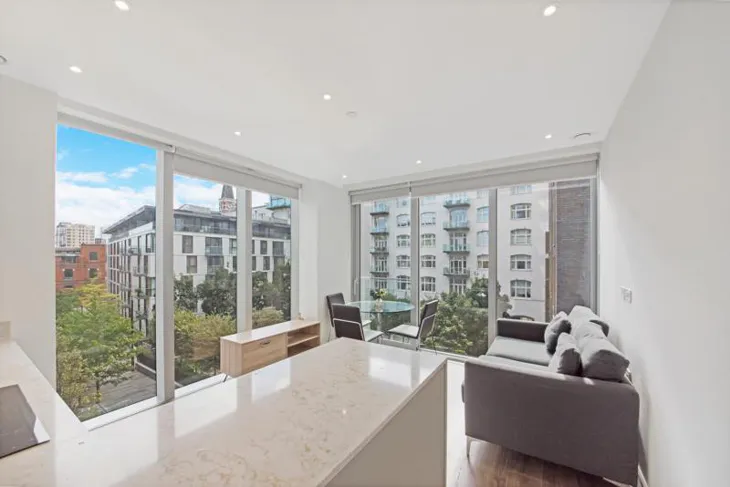Flat Bridle Mews in Greater London