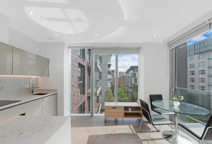 Flat Bridle Mews in Greater London