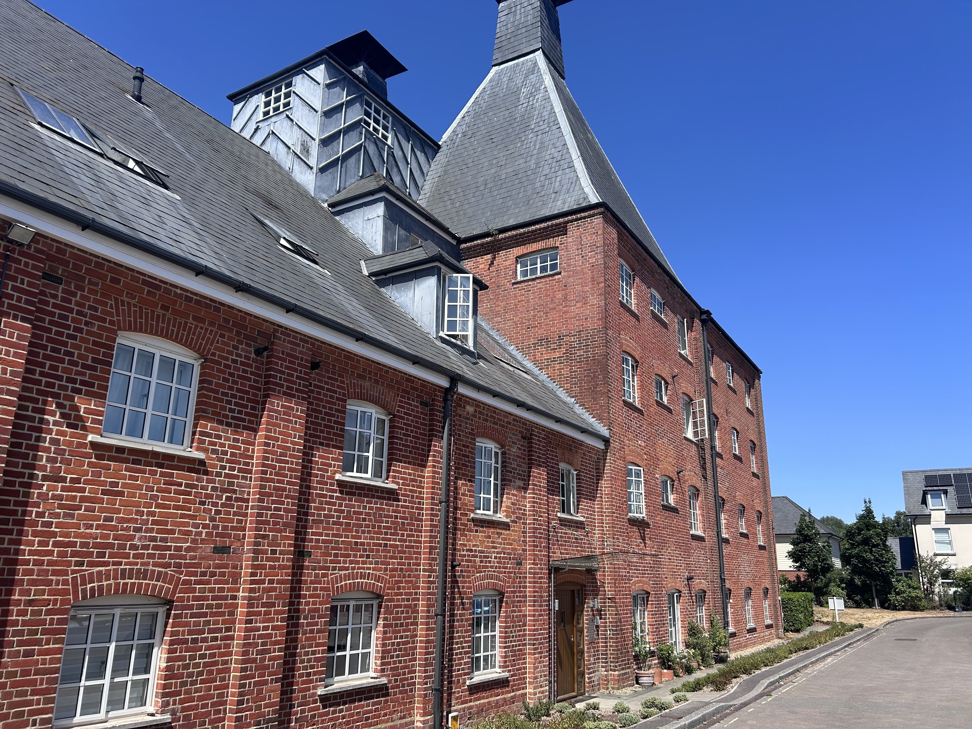 Flat Brewery Lane in Test Valley