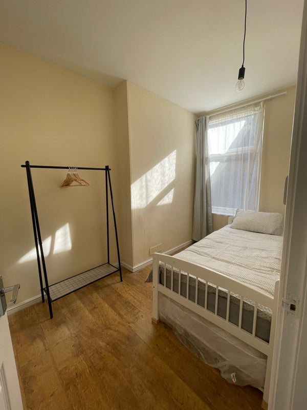 Room Spalding Road in Nottingham