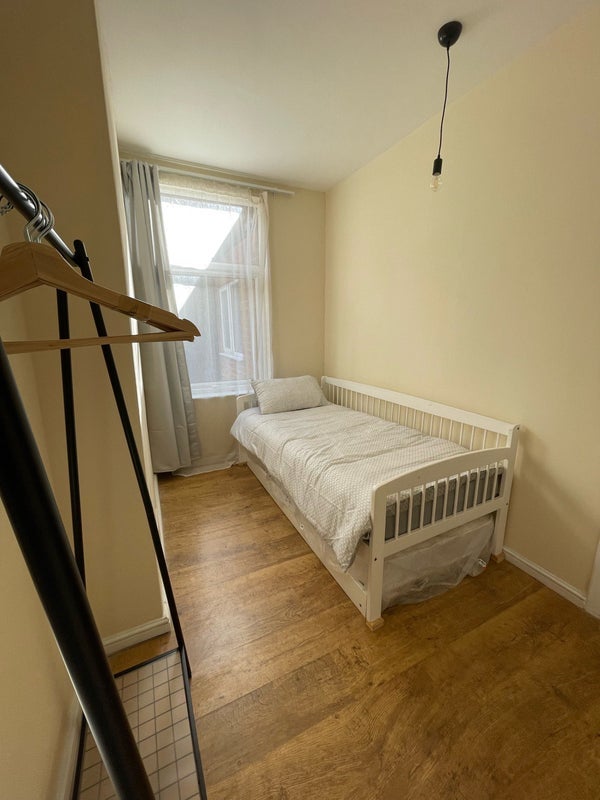 Room Spalding Road in Nottingham