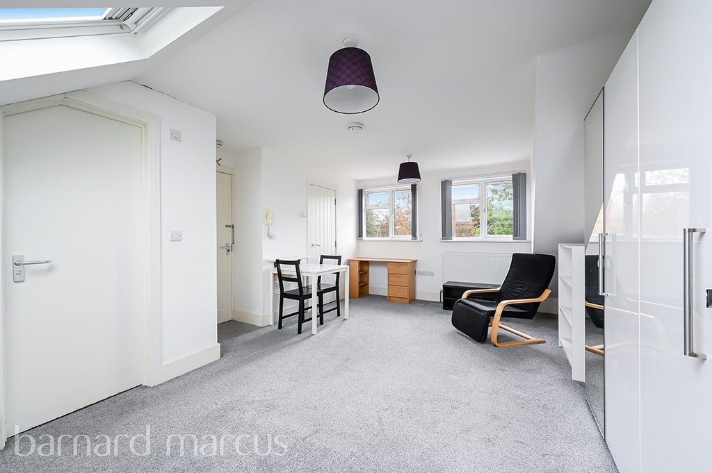Flat Great West Road in Greater London