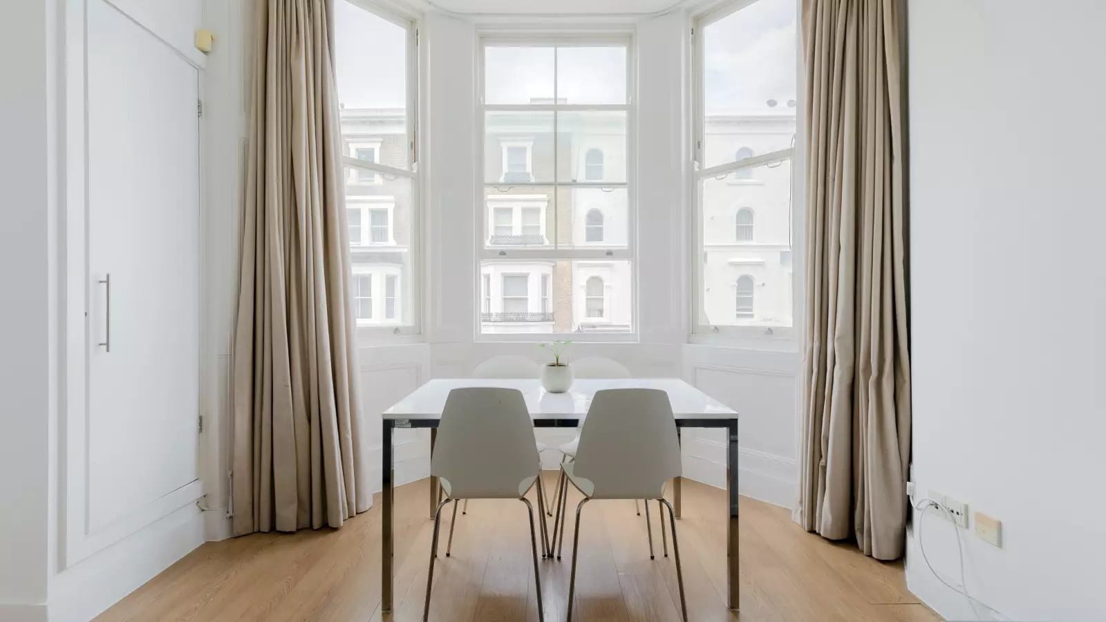 Flat Nevern Place in Greater London