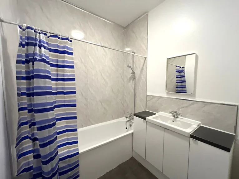 Flat Stewart Terrace in City of Edinburgh