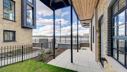 Flat Rainville Road in Greater London