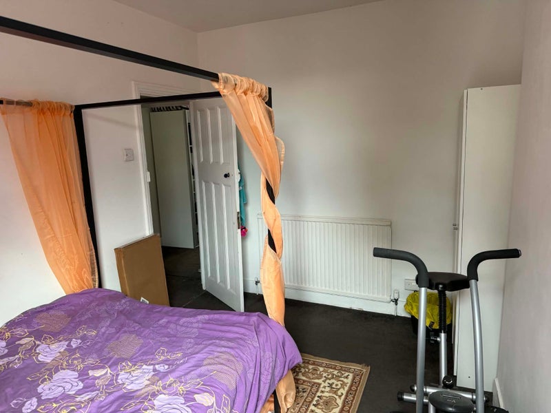 Room Cedar Road in Greater London