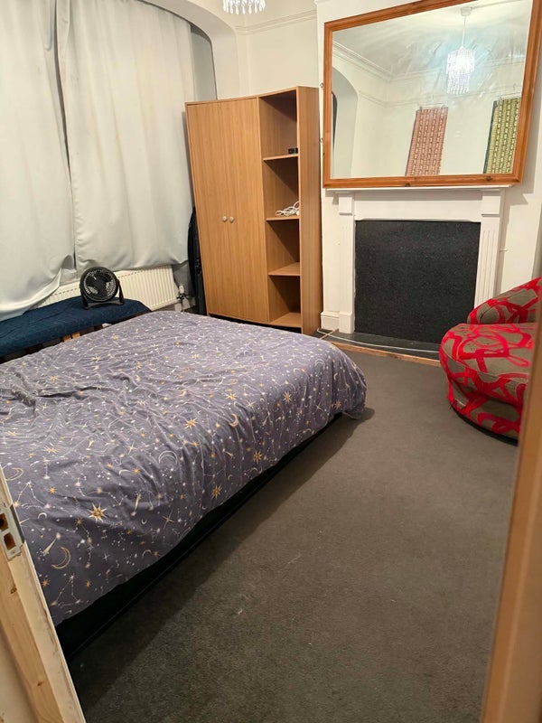 Room Cedar Road in Greater London