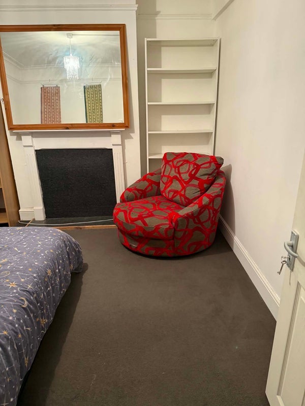 Room Cedar Road in Greater London
