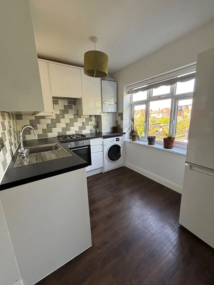 Flat New Road in Greater London