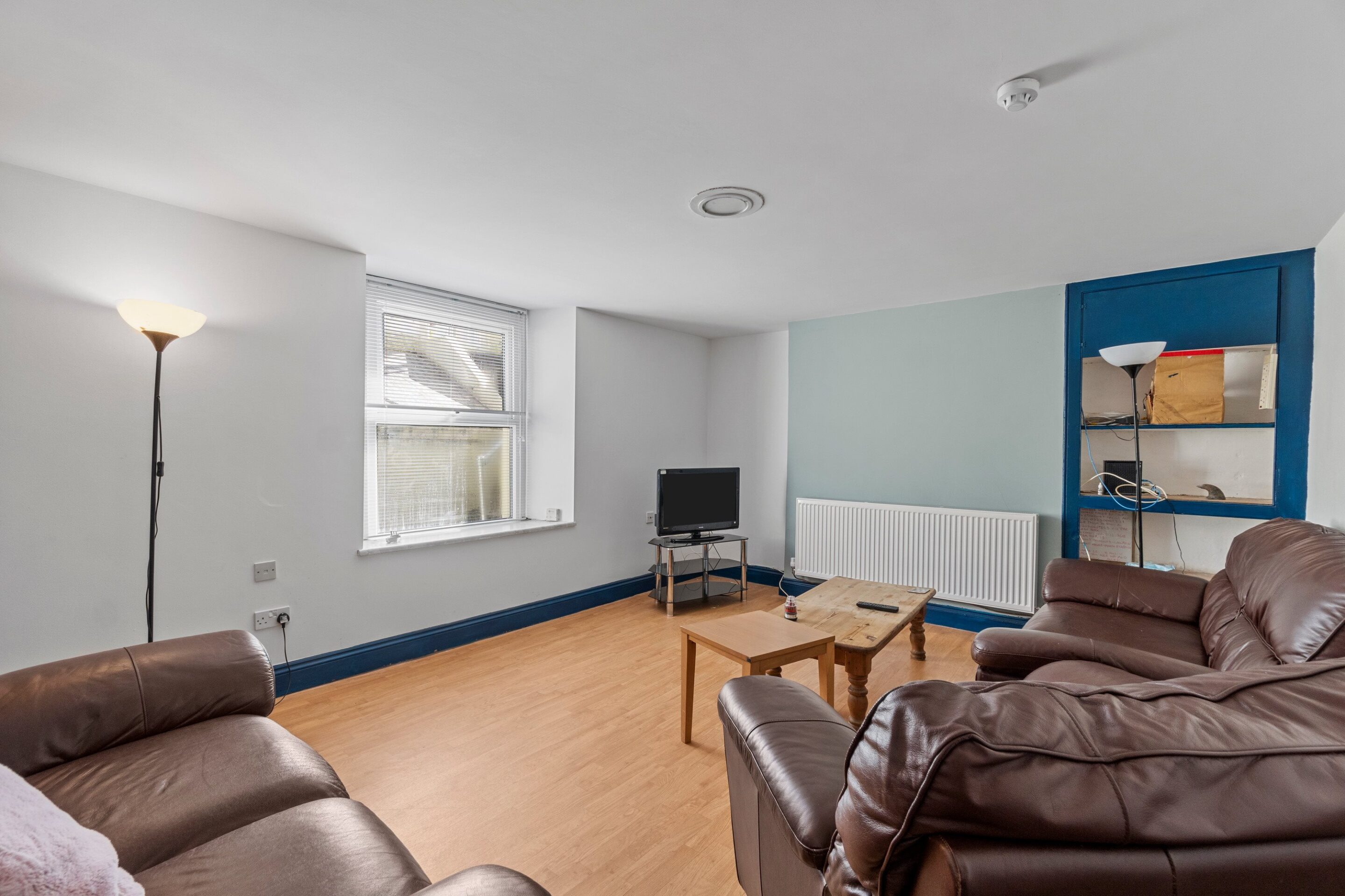 Room North Road West in Plymouth