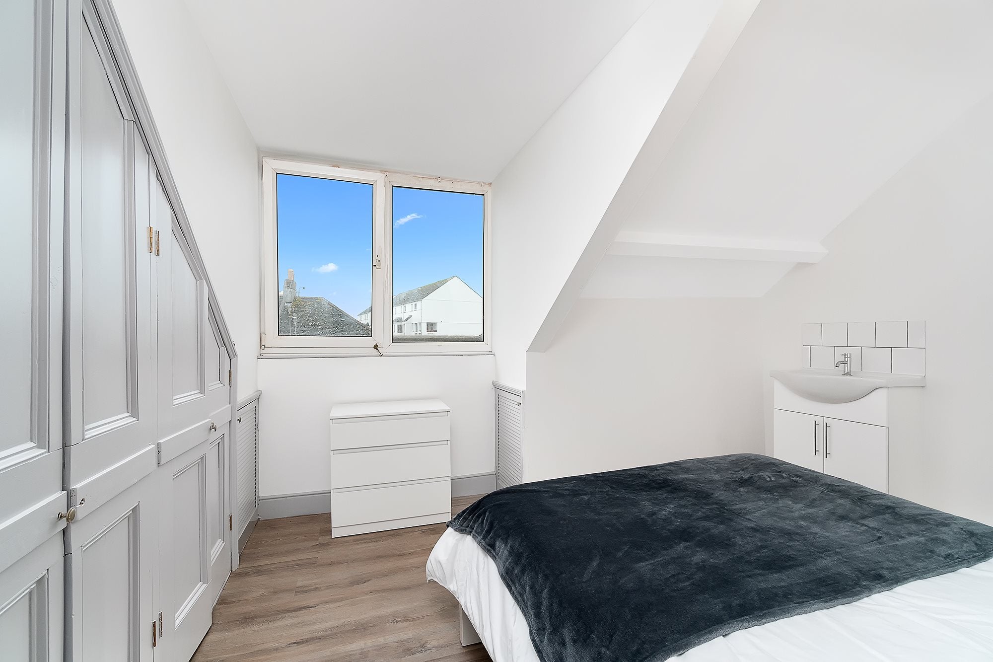 Room North Road West in Plymouth