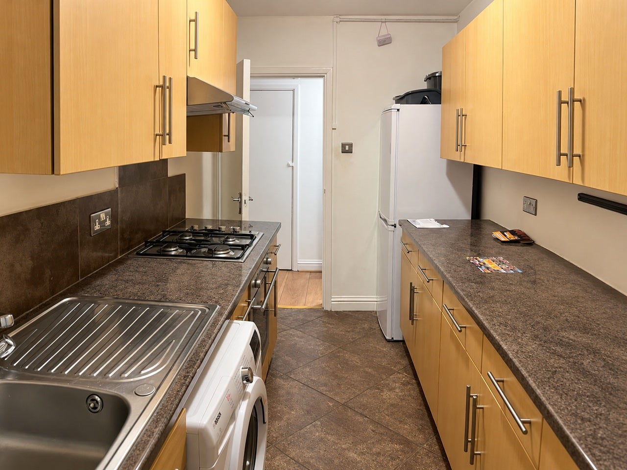 Flat Acacia Grove in Greater London