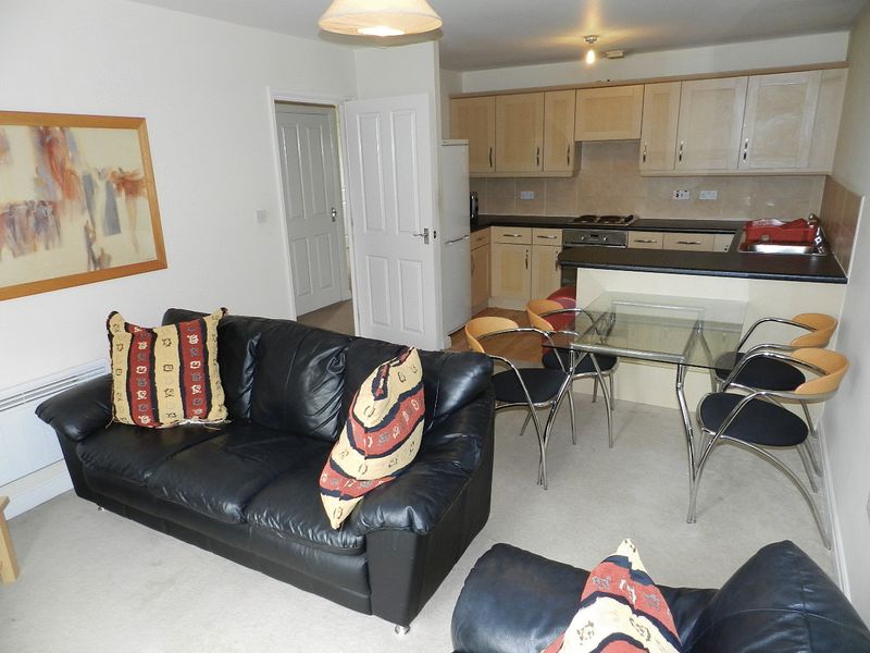 Flat Stanmore Hill in Leeds