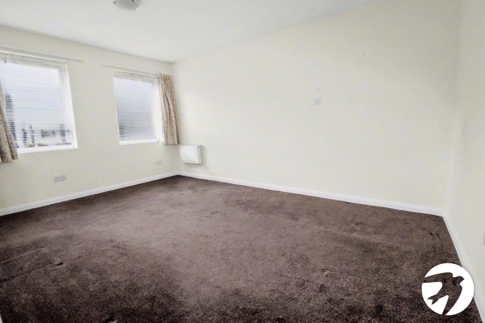 Flat Wyatt Road in Greater London