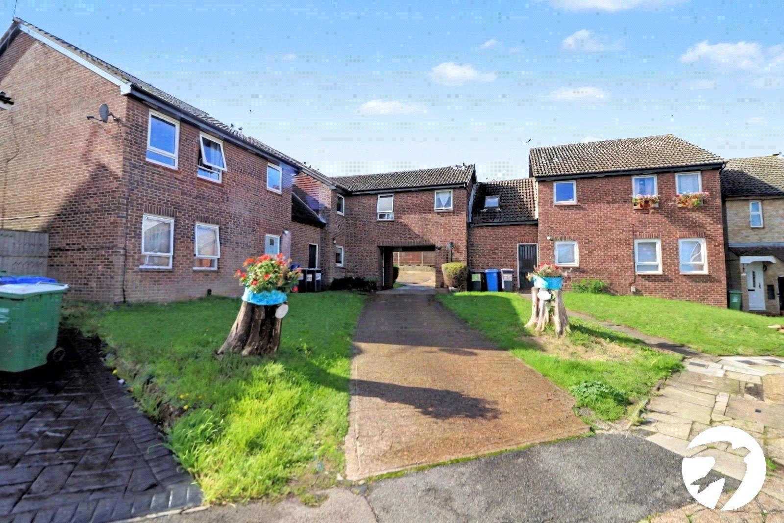 Flat Wyatt Road in Greater London