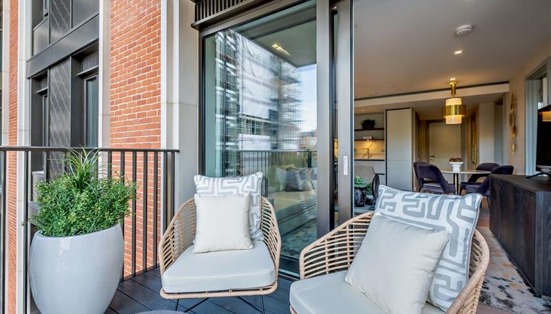 Flat TOTTERIDGE COMMON in London