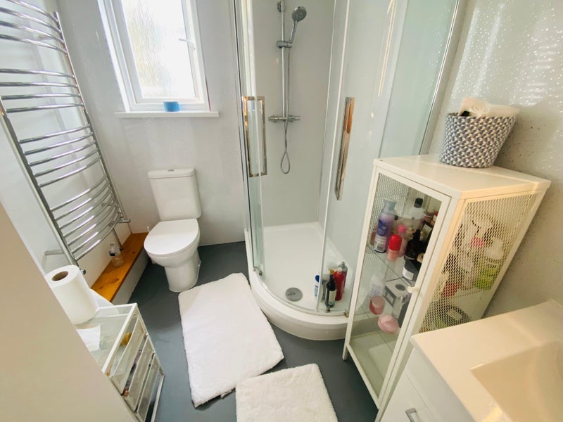 Room Willesden Lane in Greater London