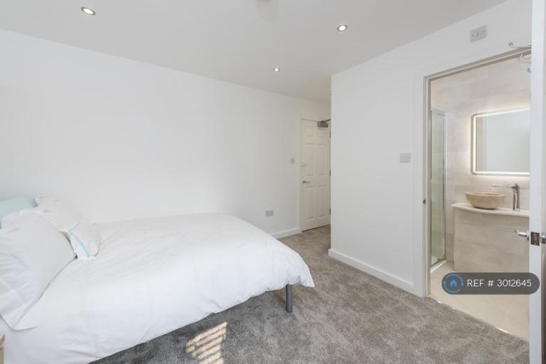 Room Ringmer Drive in Brighton