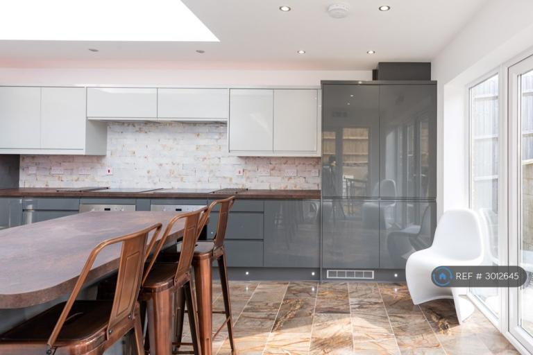 Room Ringmer Drive in Brighton
