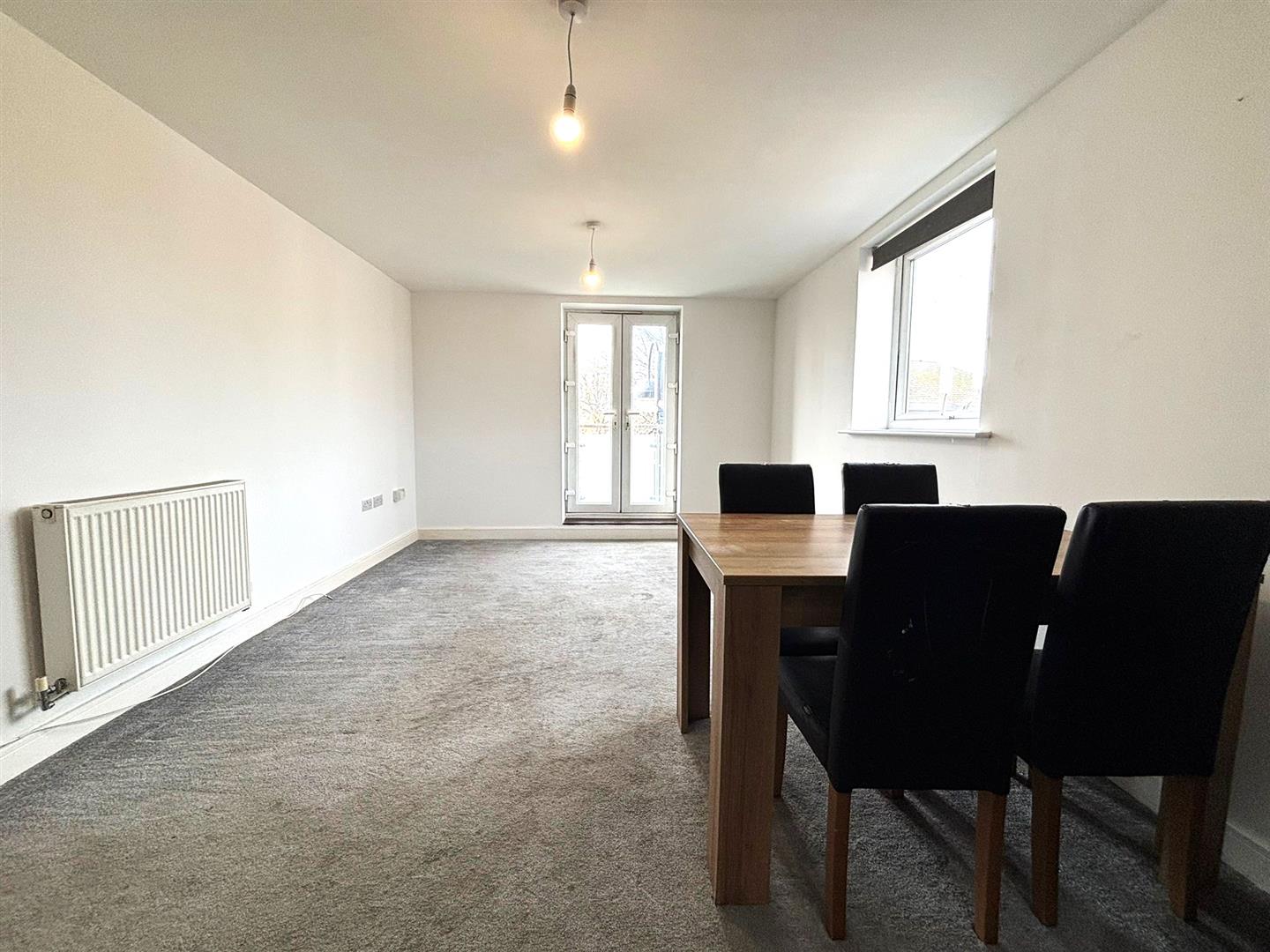Flat Fairfield Road in Greater London