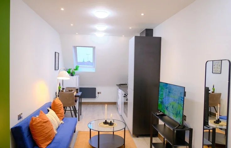 Flat Woodstock Road in Greater London
