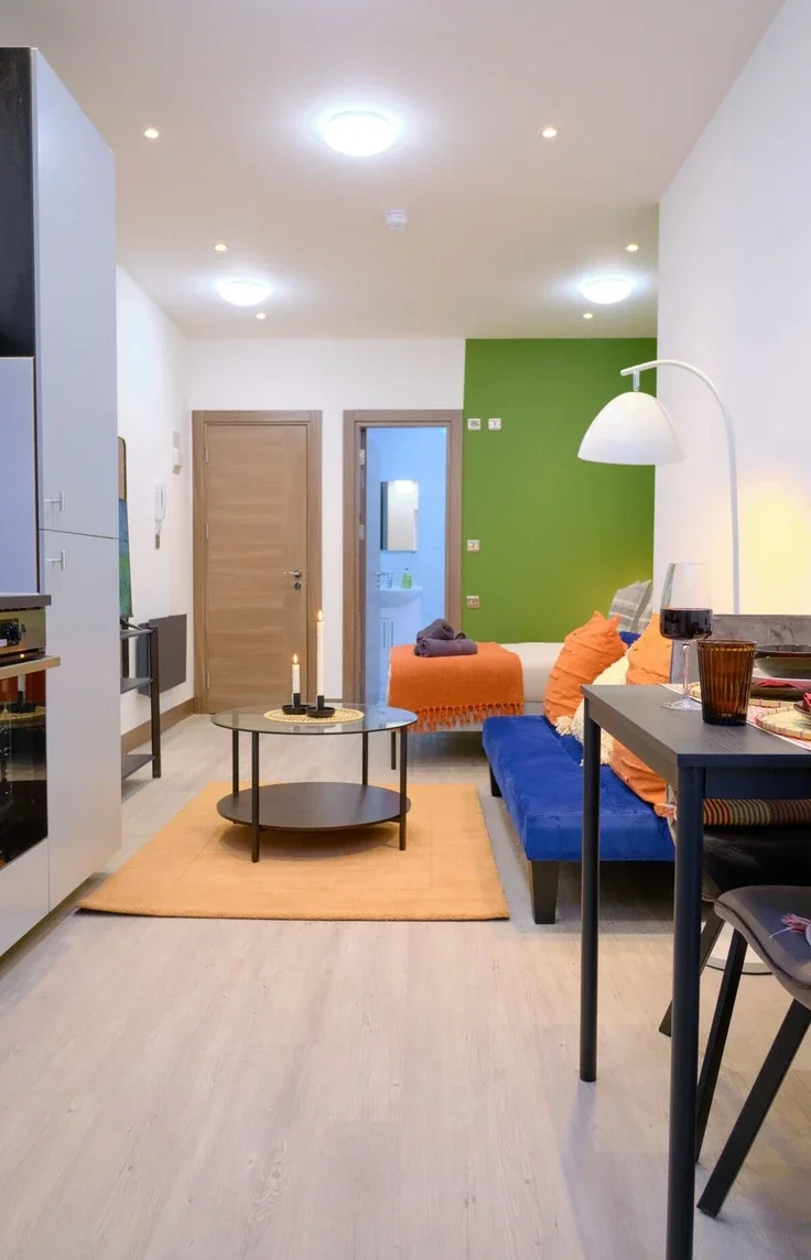 Flat Woodstock Road in Greater London