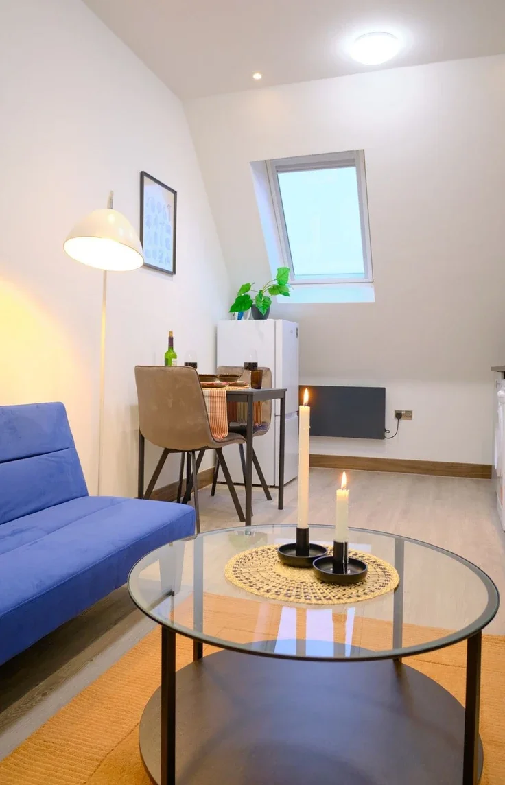 Flat Woodstock Road in Greater London