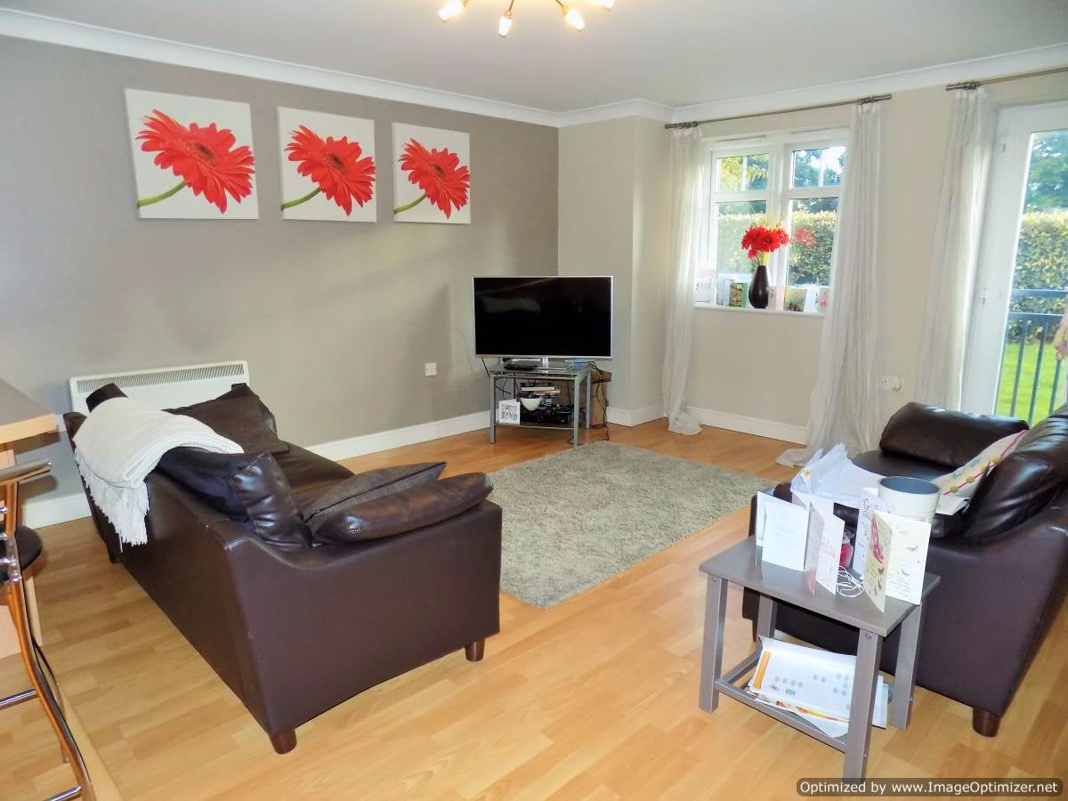 Flat Brackenhurst Place in Leeds